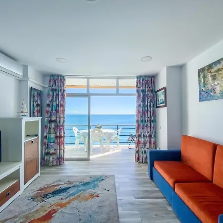 Vista Al Mar, Wifi, Terraza Y Piscina.