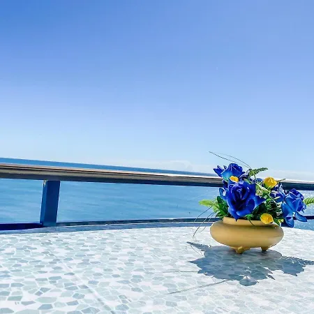 Appartamento Vista Al Mar, Wifi, Terraza Y Piscina.